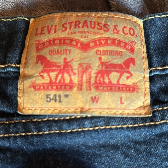 Levi’s 541 Dark Wash Jeans - Picture 3 of 10